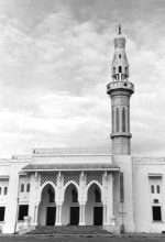 Mosque of Islamic Solidarity in Mogadishu, Somalia. (Hiram A. Ruiz, Creative Commons)