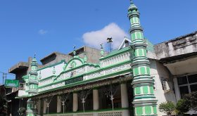 Muhammadan Mosque in Padang, Sumatra, Indonesia. (Zhilal Darma, Creative Commons)